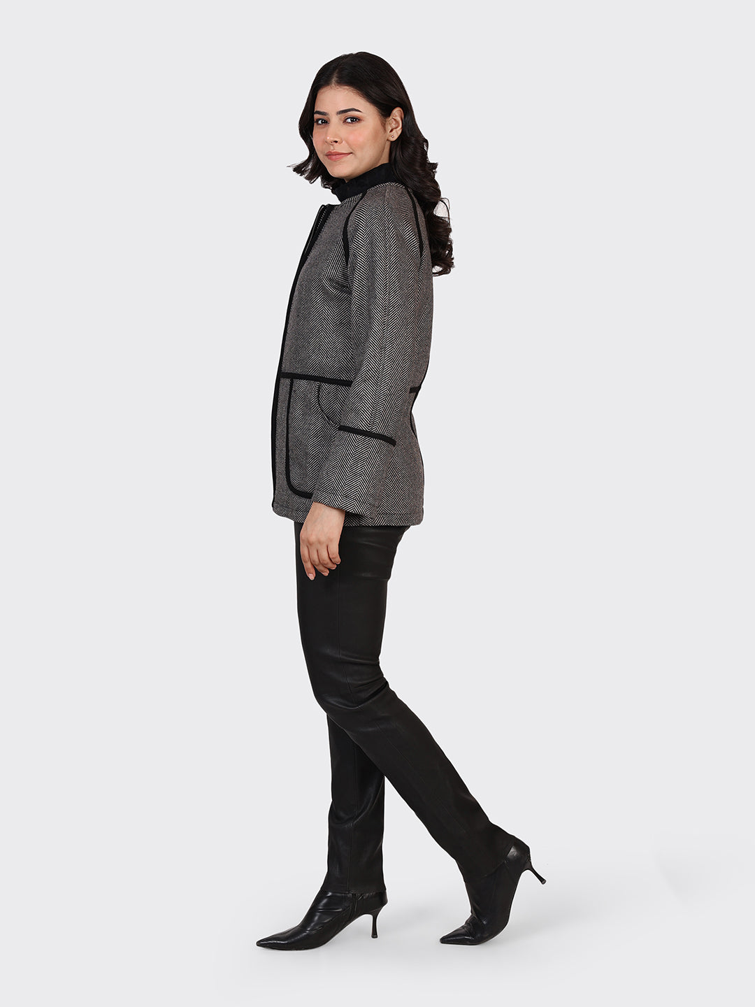 LADIES WOOLLEN JACKET-ZIGZAG
