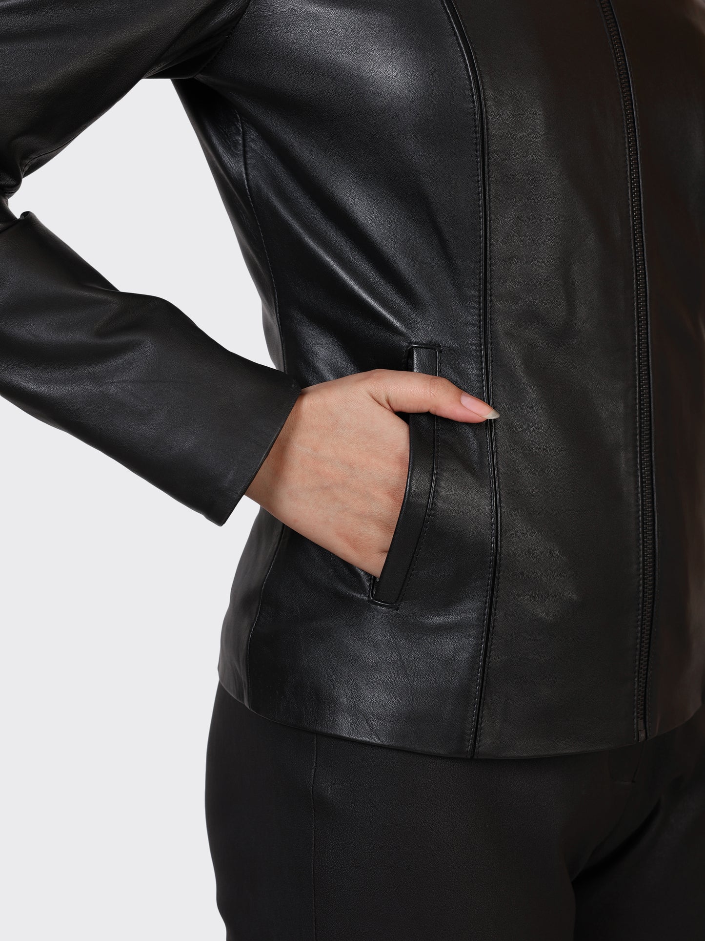 LADIES LEATHER JACKET-BLACK