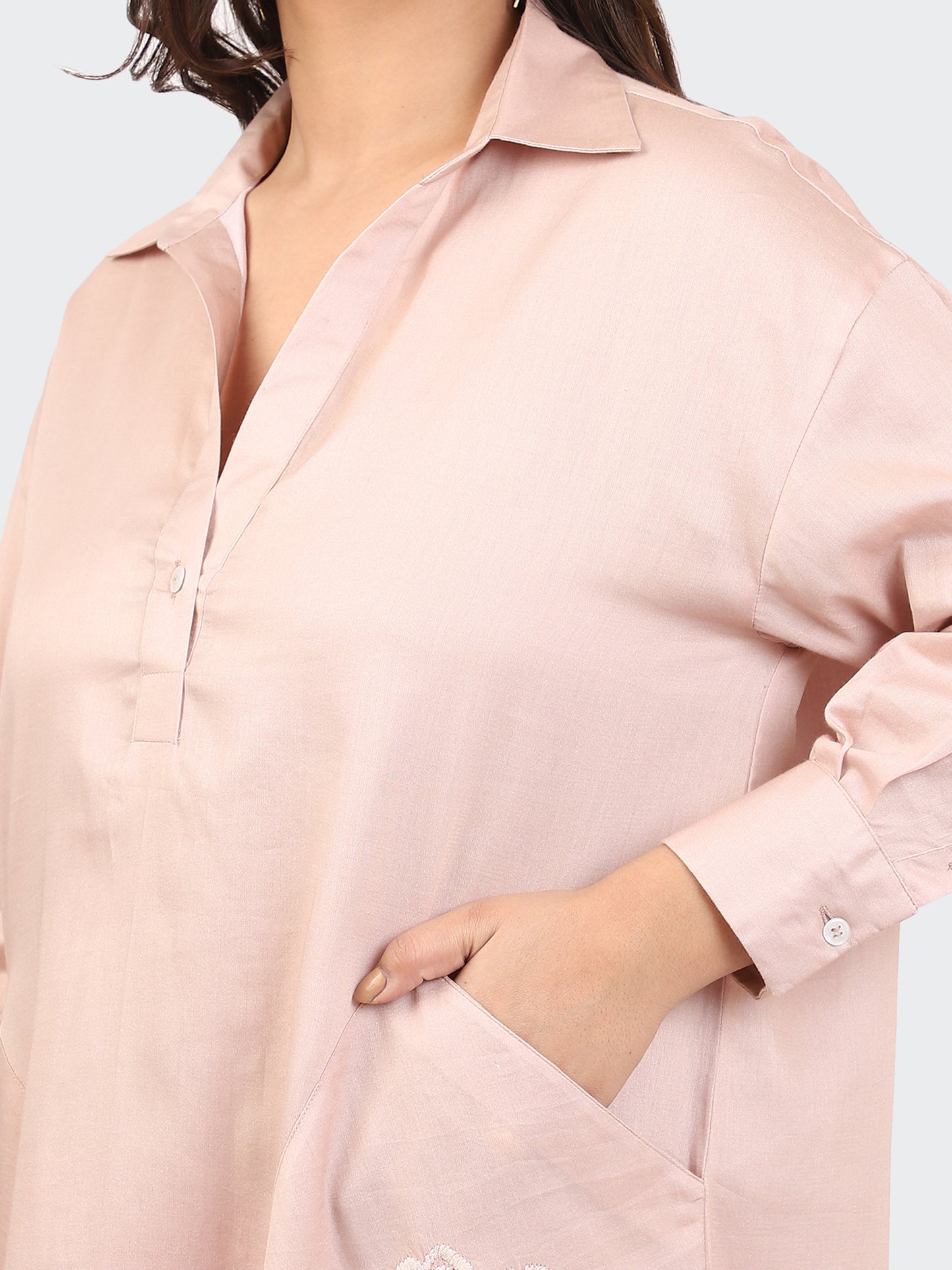 OVERSIZED CALF-LENGTH DRESS FEATURING EMBROIDERED POCKETS-DUSTY ROSE