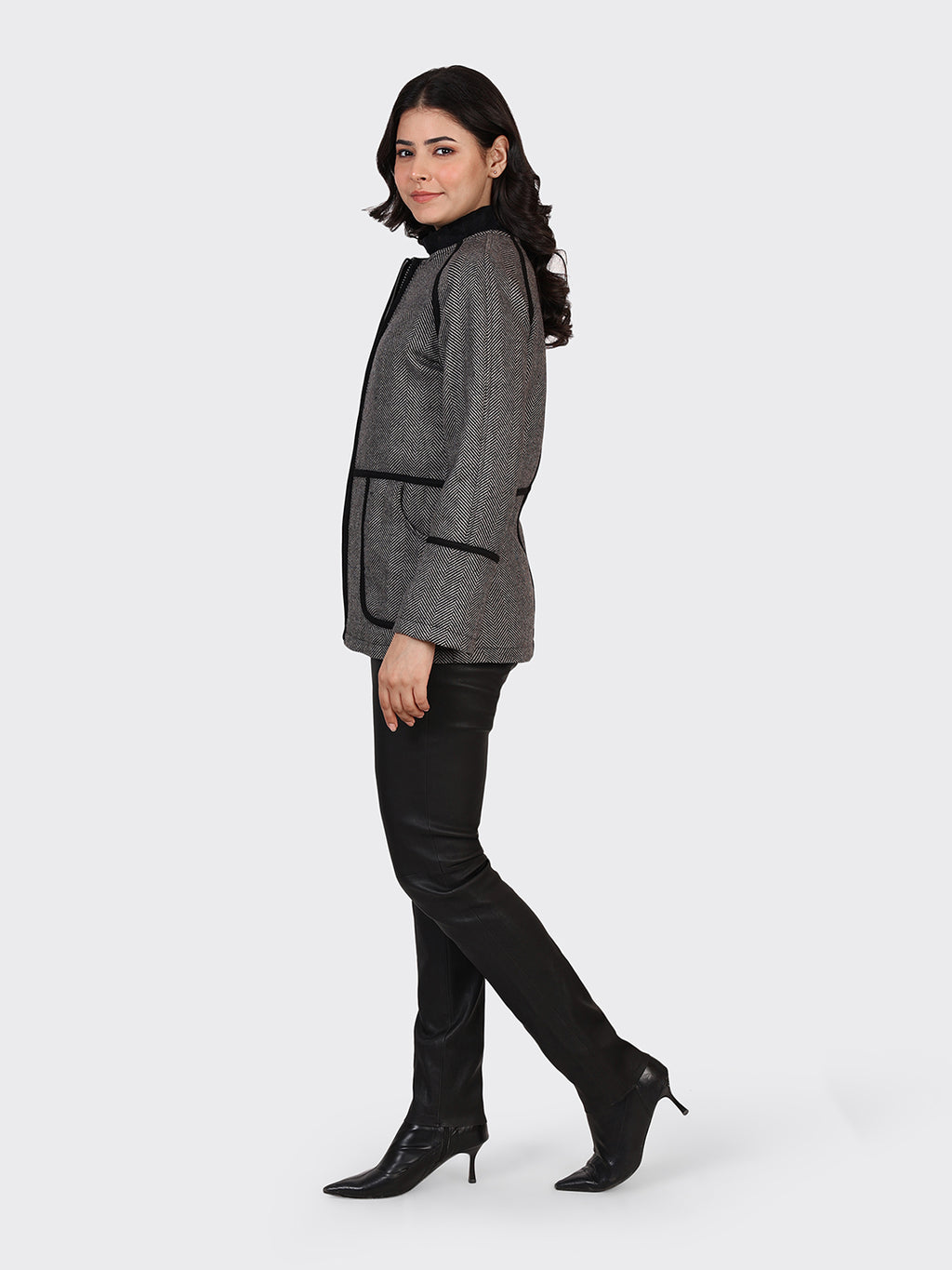 LADIES WOOLLEN JACKET-ZIGZAG