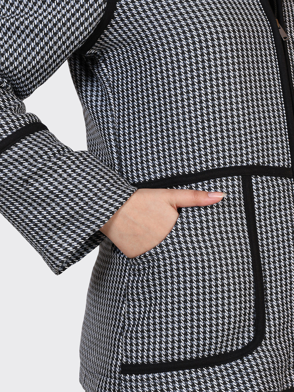 LADIES WOOLLEN JACKET-CROSS