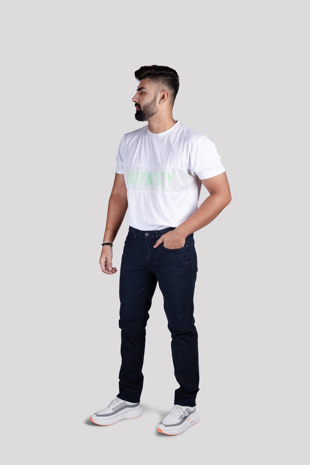 MEN RELAXED FIT CLEAN LOOK LIGHT FADE COTTON JEANS