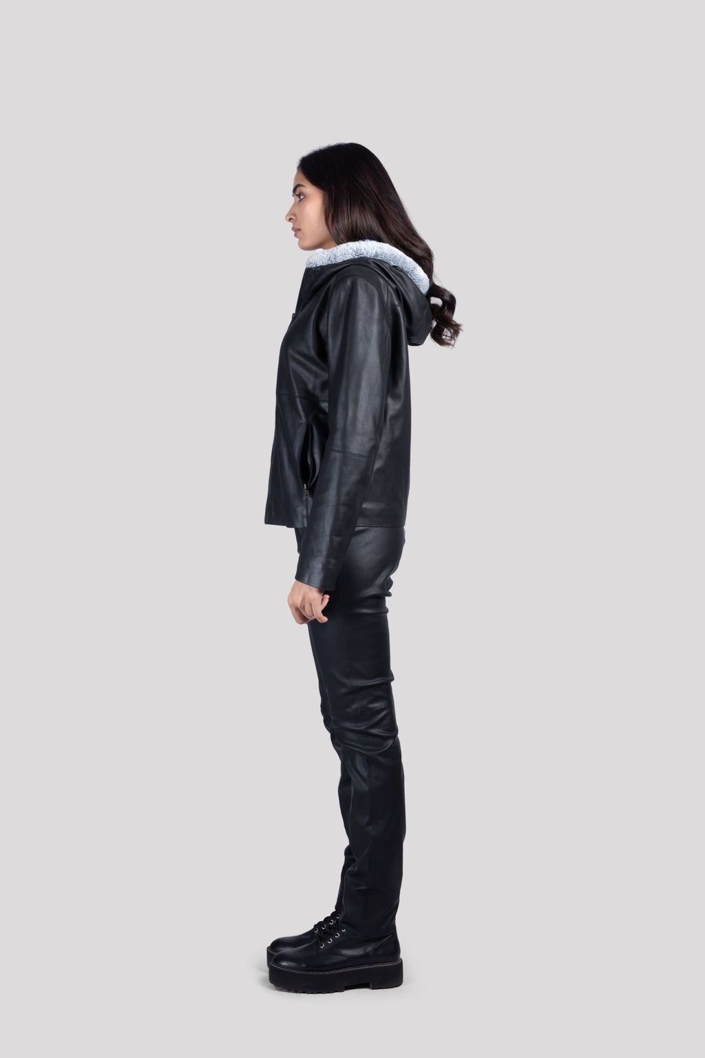 LADIES LEATHER JACKET WITH HOOD / FAKE FUR