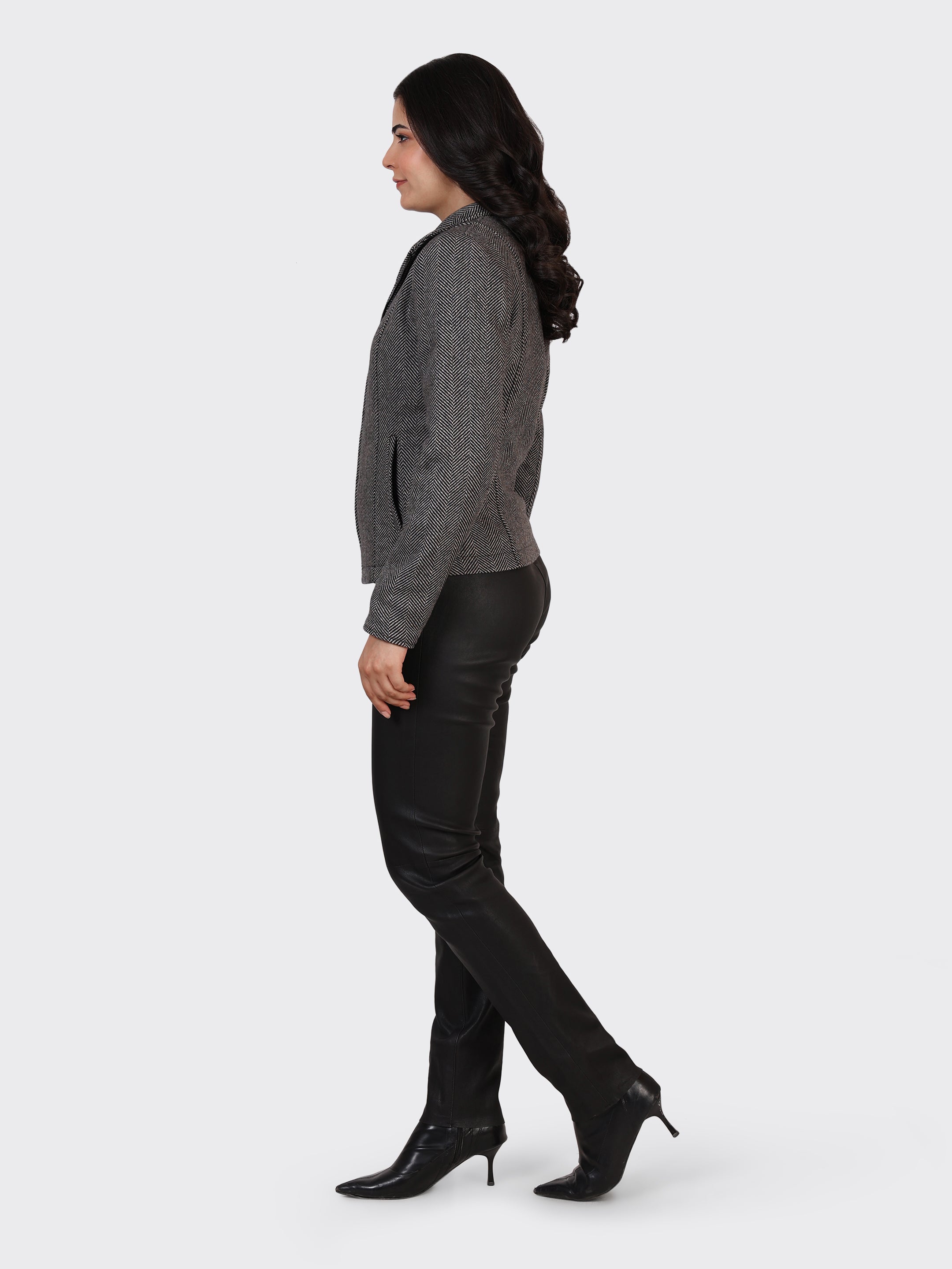 LADIES WOOLLEN JACKET-ZIGZAG
