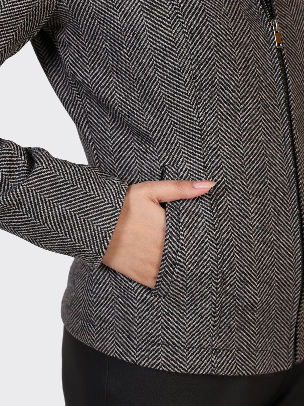 LADIES WOOLLEN JACKET-ZIGZAG