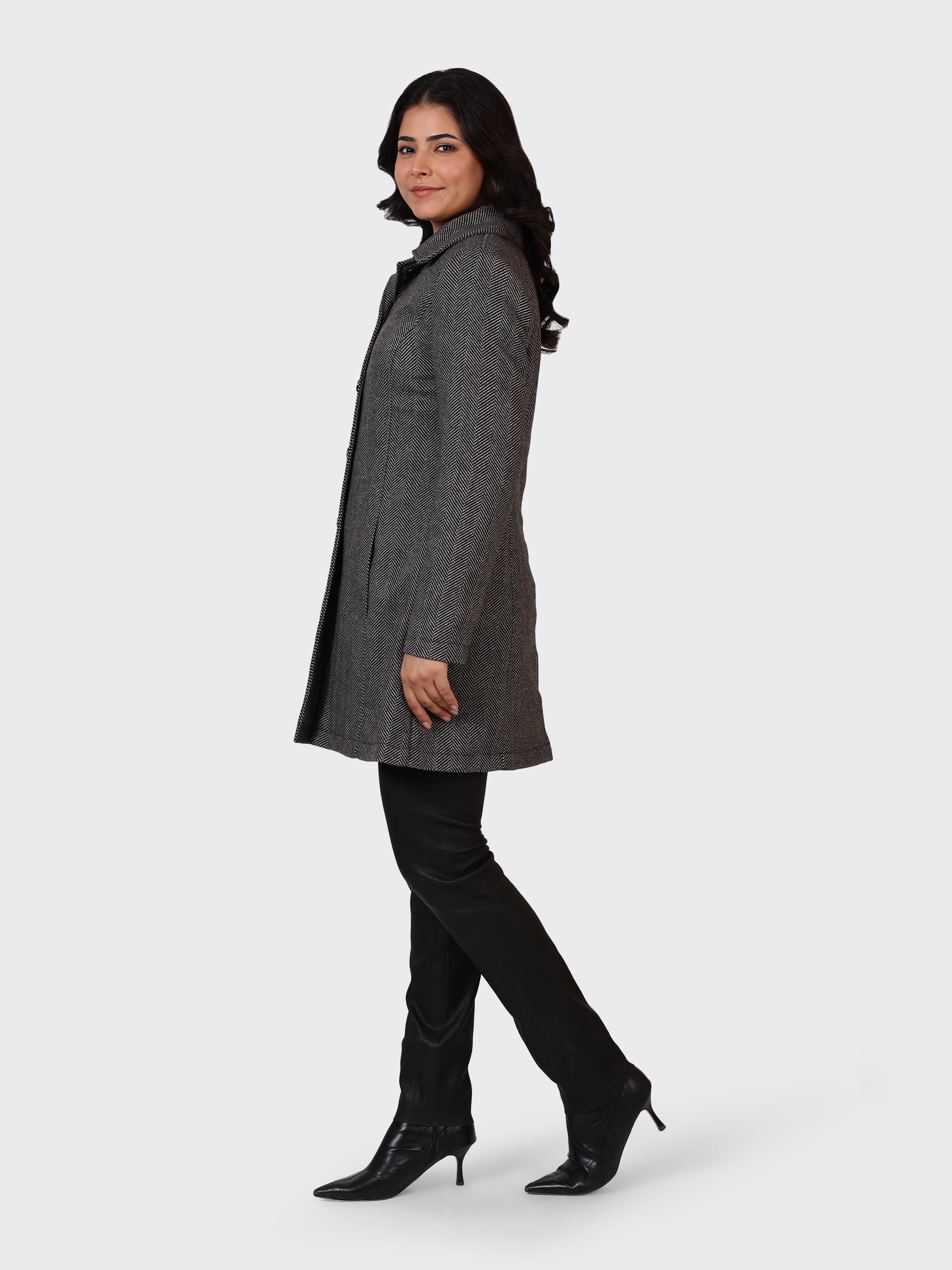 LADIES WOOLLEN JACKET-ZIGZAG