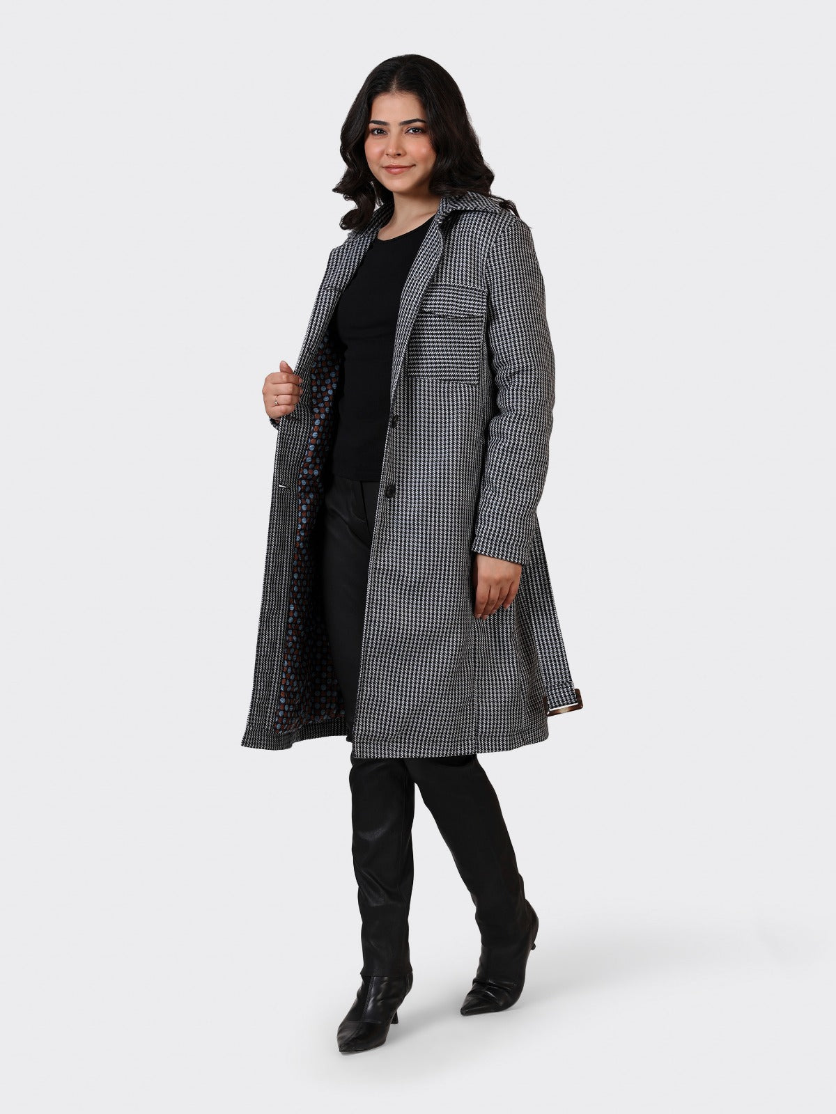 LADIES WOOLLEN JACKET-WOOL CROSS