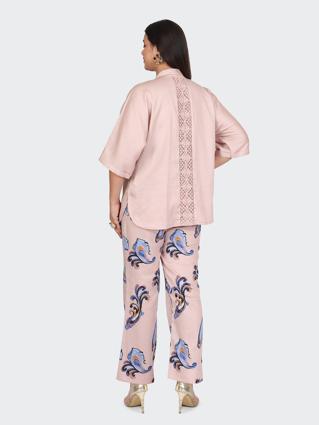 CO-ORDS KIMONO SLEEVES AND DECORATIVE LACE AT BACK