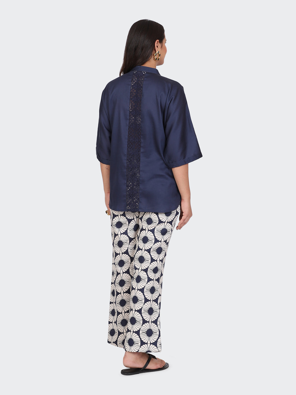 CO-ORDS KIMONO SLEEVES AND DECORATIVE LACE AT BACK