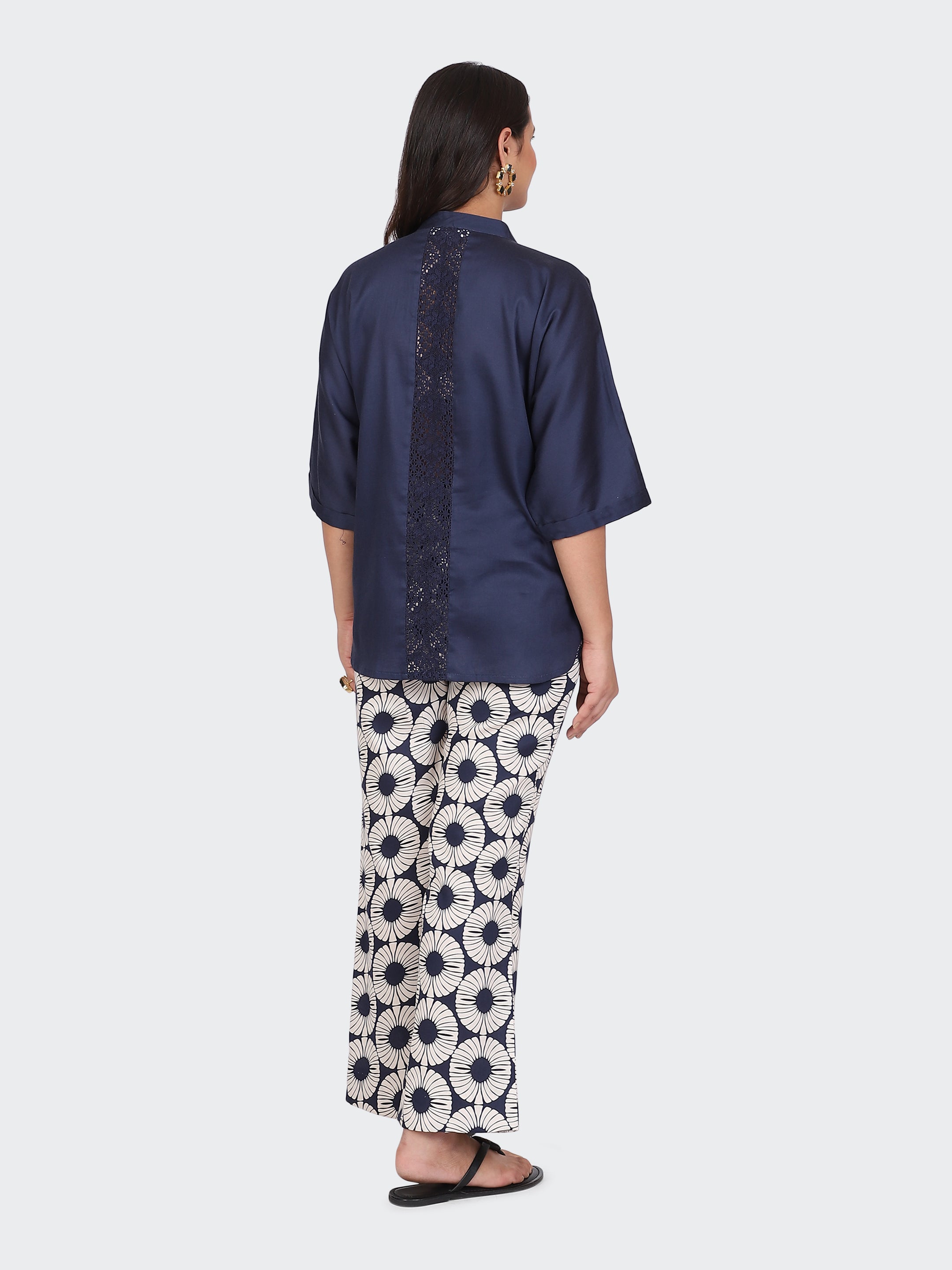CO-ORDS KIMONO SLEEVES AND DECORATIVE LACE AT BACK