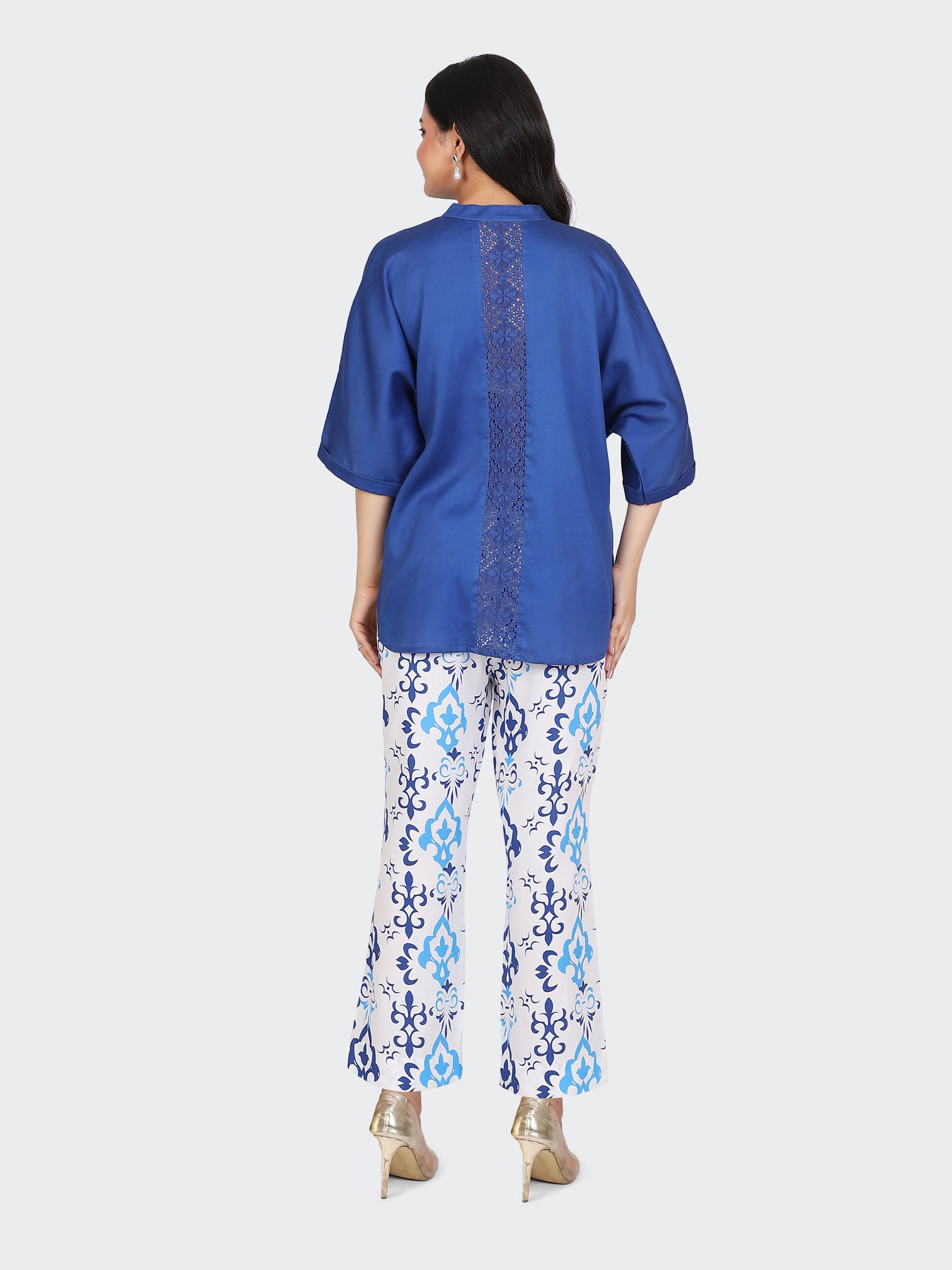 CO-ORDS KIMONO SLEEVES AND DECORATIVE LACE AT BACK