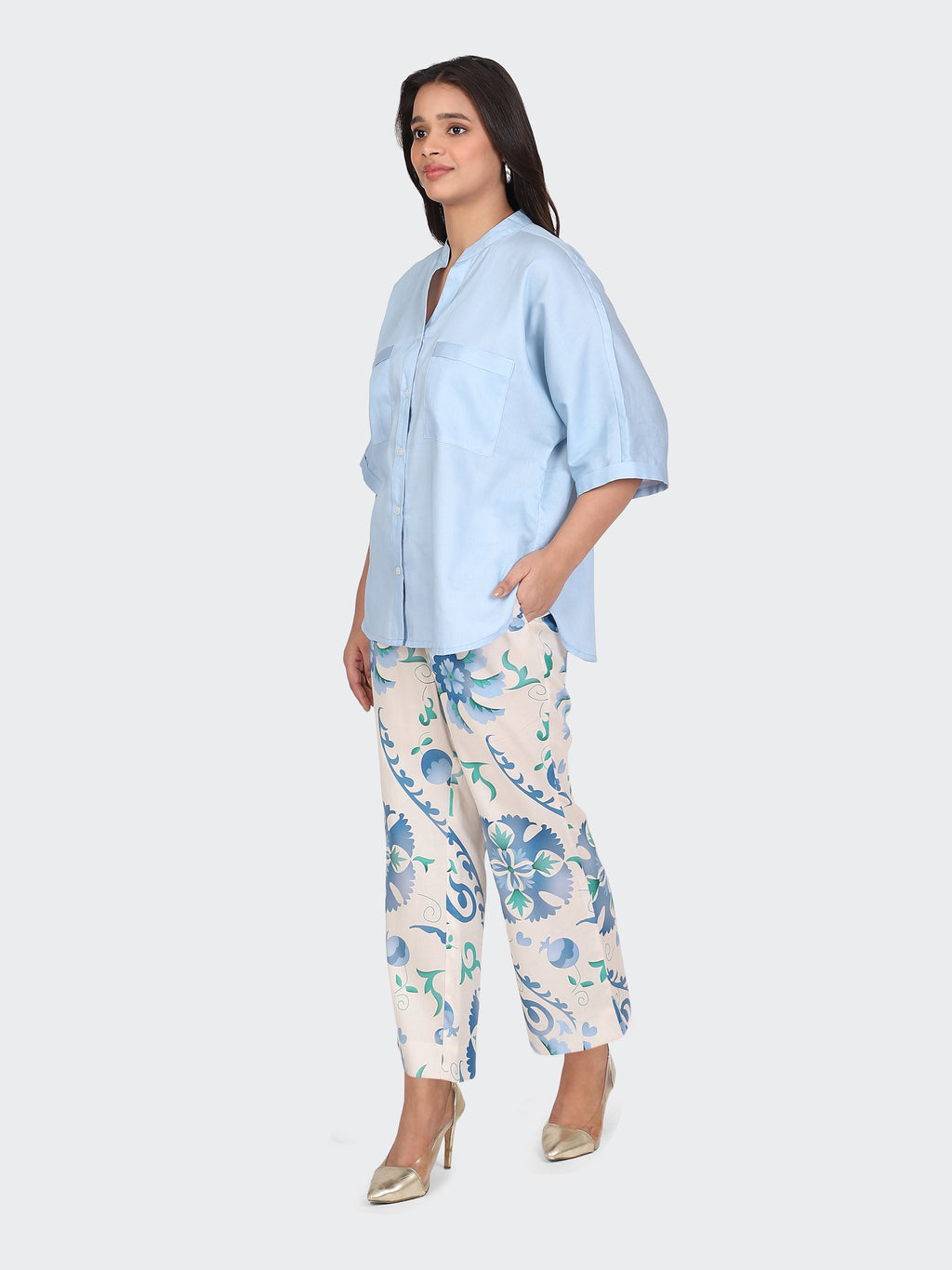 CO-ORDS KIMONO SLEEVES AND DECORATIVE LACE AT BACK