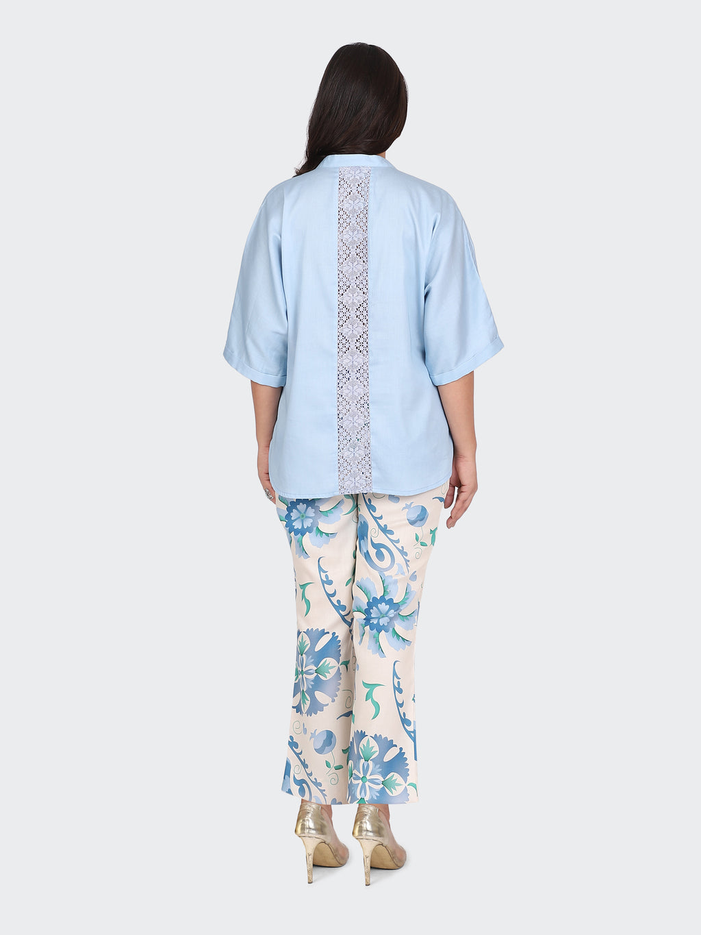 CO-ORDS KIMONO SLEEVES AND DECORATIVE LACE AT BACK